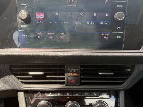 Used 2019 Volkswagen Jetta SEL FWD image 8