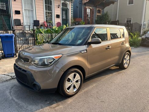 Used 2015 Kia Soul image 2