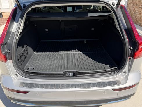 Used 2024 Volvo V60 B5 Cross Country Ultimate w/ Climate Package image 6