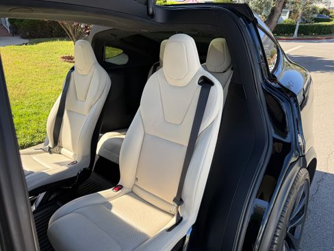 Used 2023 Tesla Model X image 20