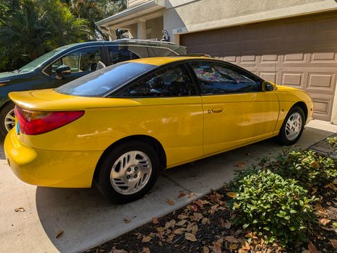 Used 2001 Saturn S-Series SC2 image 11
