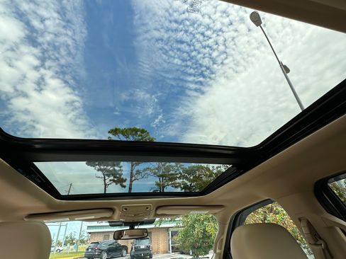 Used 2020 Ford F150 Lariat w/ Equipment Group 501A Mid image 9