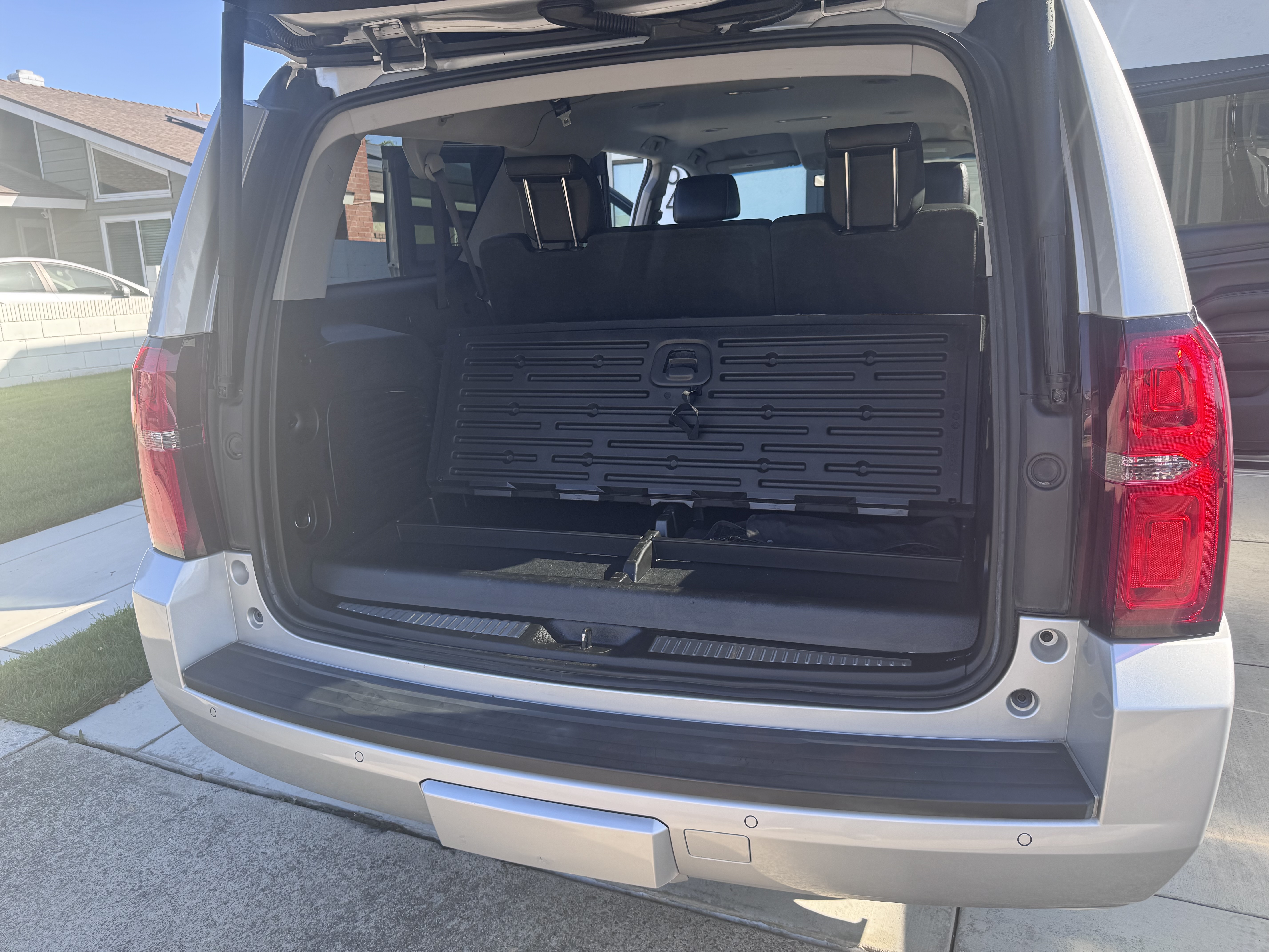 Used 2016 Chevrolet Suburban LT w/ Luxury Package RWD image 10