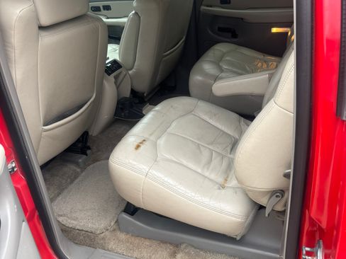 Used 2002 Chevrolet Suburban LT image 11