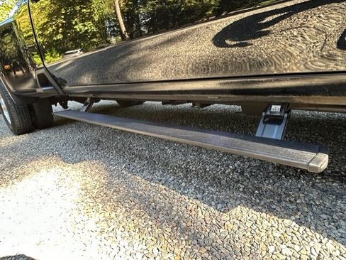 Used 2021 Chevrolet Silverado 3500 LTZ w/ LTZ Convenience Package image 9