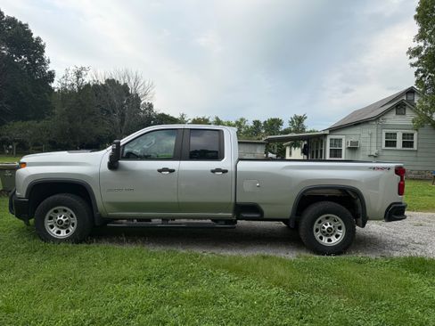 Used 2021 Chevrolet Silverado 3500 W/T w/ WT Convenience Package AWD/4WD image 2