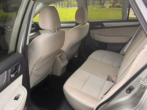 Used 2018 Subaru Outback 2.5i Premium AWD/4WD image 9