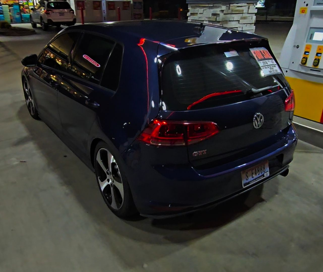 Used 2016 Volkswagen GTI Autobahn w/ Lighting Package (SEL) FWD image 4