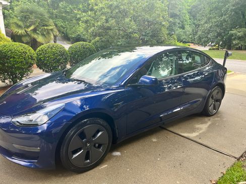 Used 2022 Tesla Model 3 Long Range AWD/4WD image 6