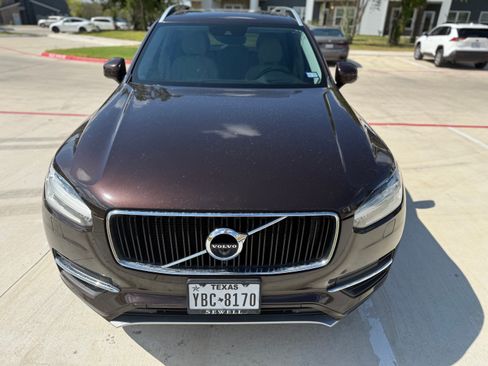 Used 2018 Volvo XC90 T6 Momentum w/ Convenience Package AWD/4WD image 4