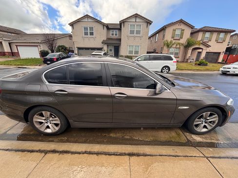 Used 2012 BMW 528i Sedan image 6