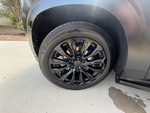 Used 2023 GMC Yukon XL Denali w/ Denali Reserve Package image 11