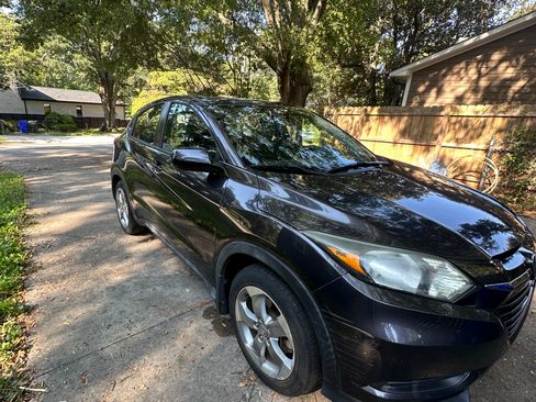 Used 2018 Honda HR-V LX image 6