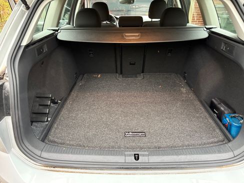 Used 2017 Volkswagen Golf S image 17