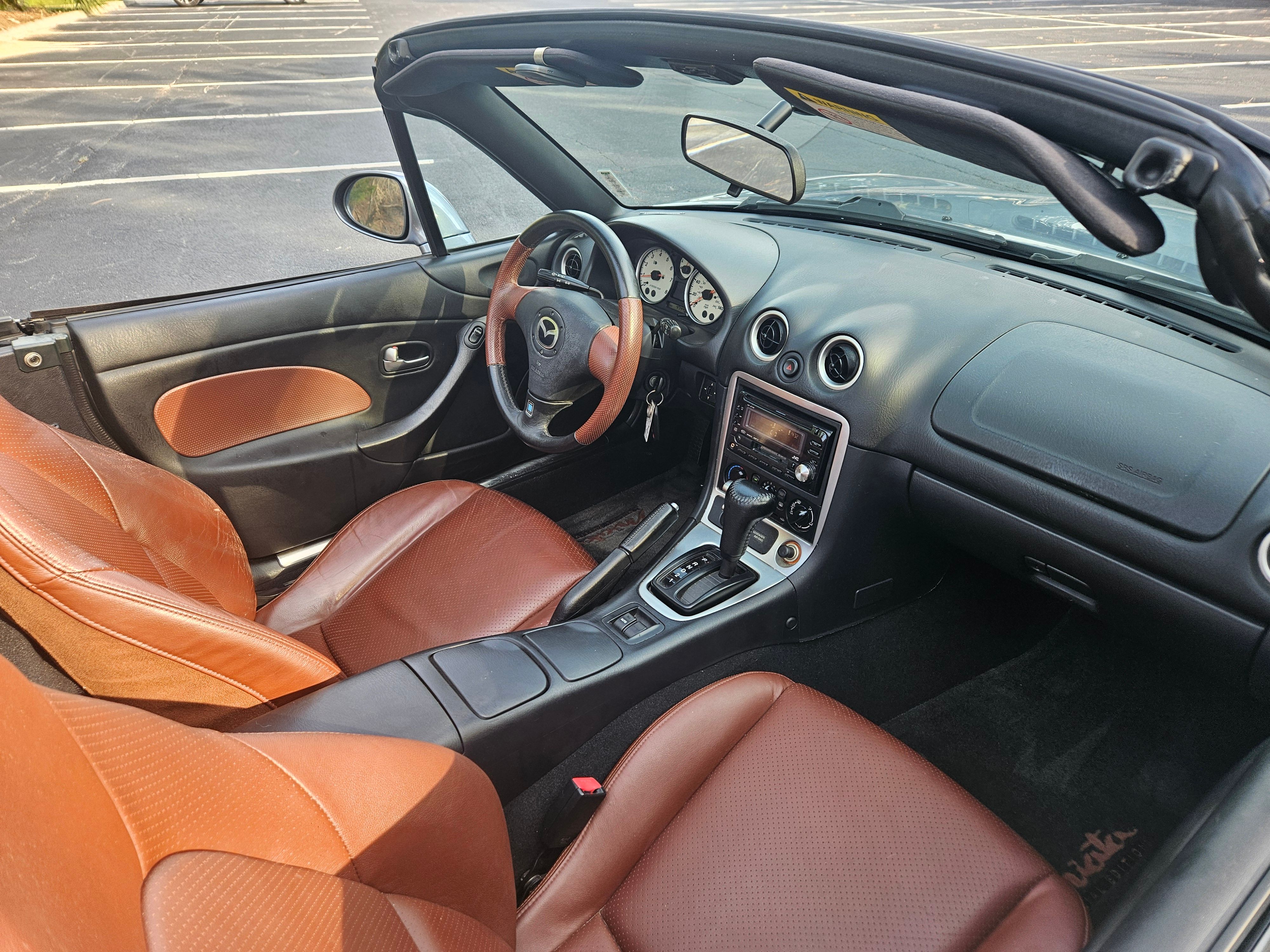 Used 2002 MAZDA MX-5 Miata LS RWD image 12