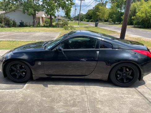 Used 2006 Nissan 350Z Touring w/ (N93) Cargo Convenience Pkg image 5