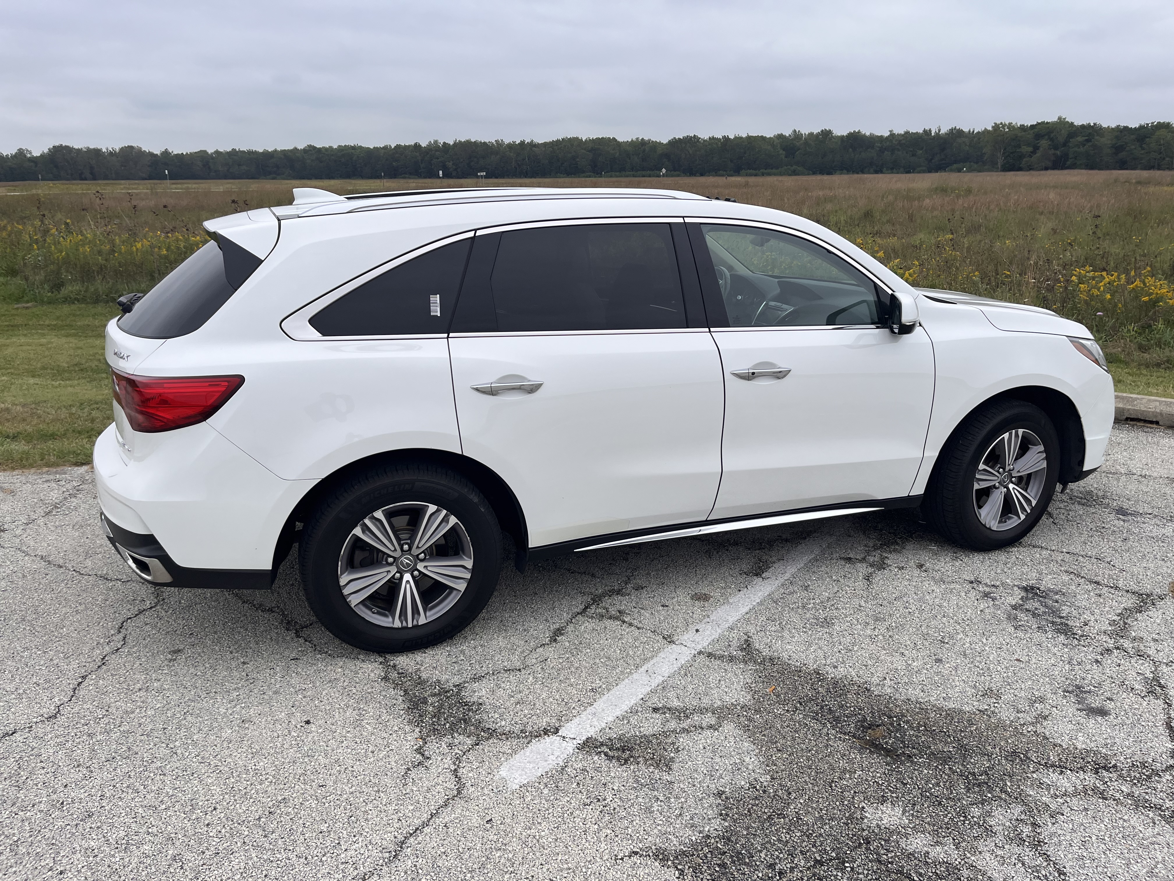 Used 2020 Acura MDX SH-AWD image 2
