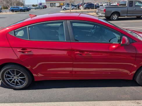 Used 2017 Hyundai Elantra SE w/ SE A/T Tech Package 03 image 10