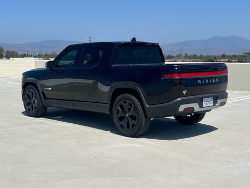 Used 2023 Rivian R1T Adventure image 6