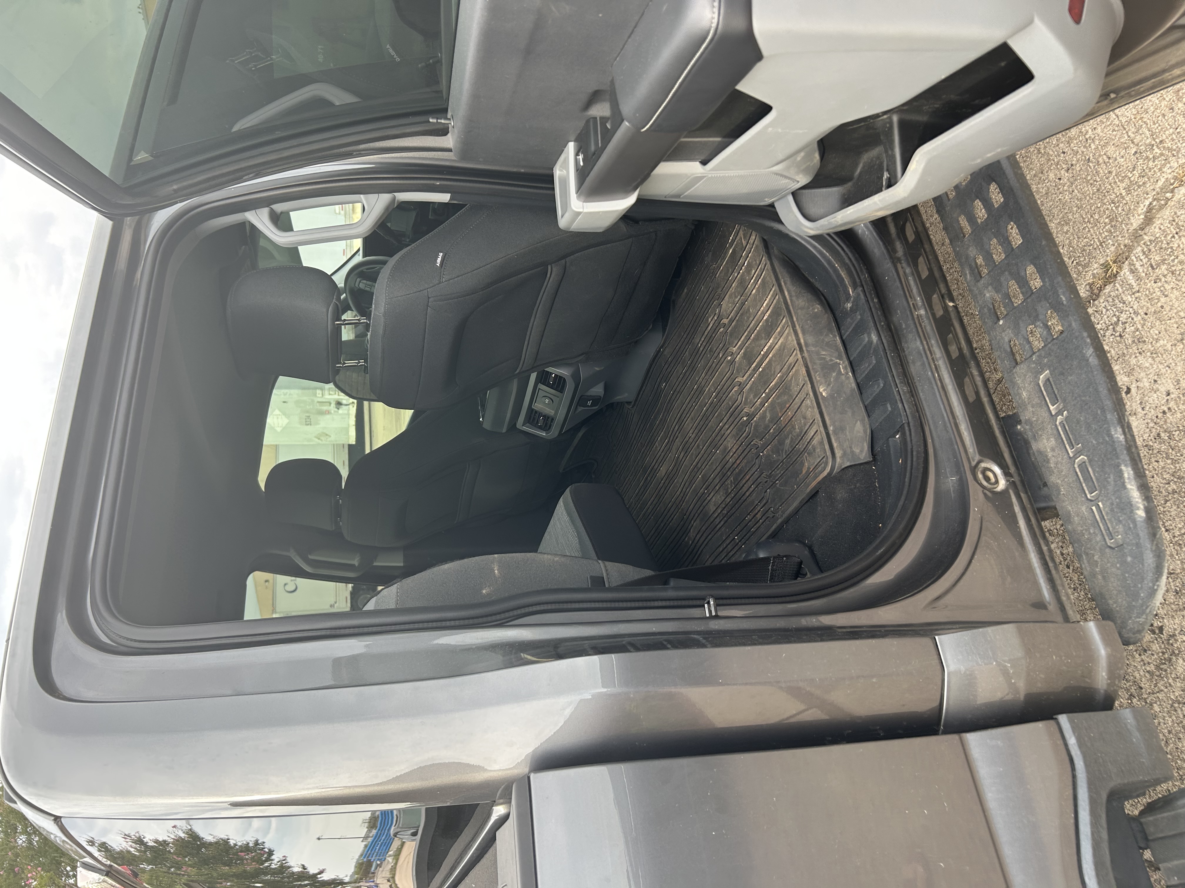Used 2025 Ford F250 XLT w/ Tremor Off-Road Package AWD/4WD image 4