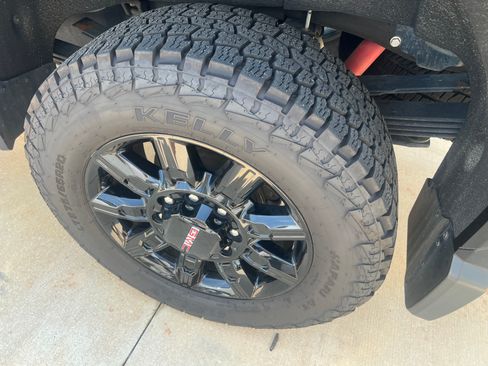 Used 2025 GMC Sierra 2500 AT4 w/ AT4 Premium Plus Package AWD/4WD image 10