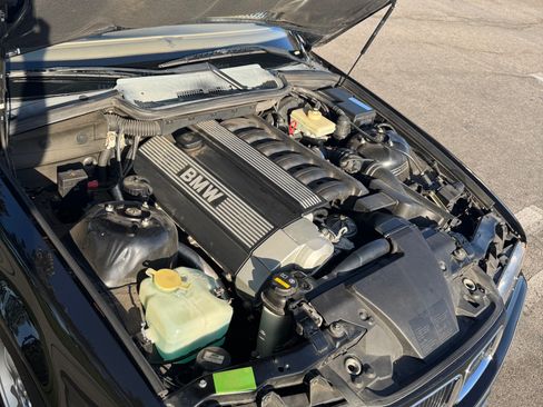 Used 1995 BMW 325i Convertible RWD image 12