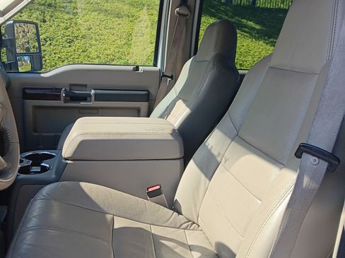 Used 2008 Ford F250 Lariat image 13