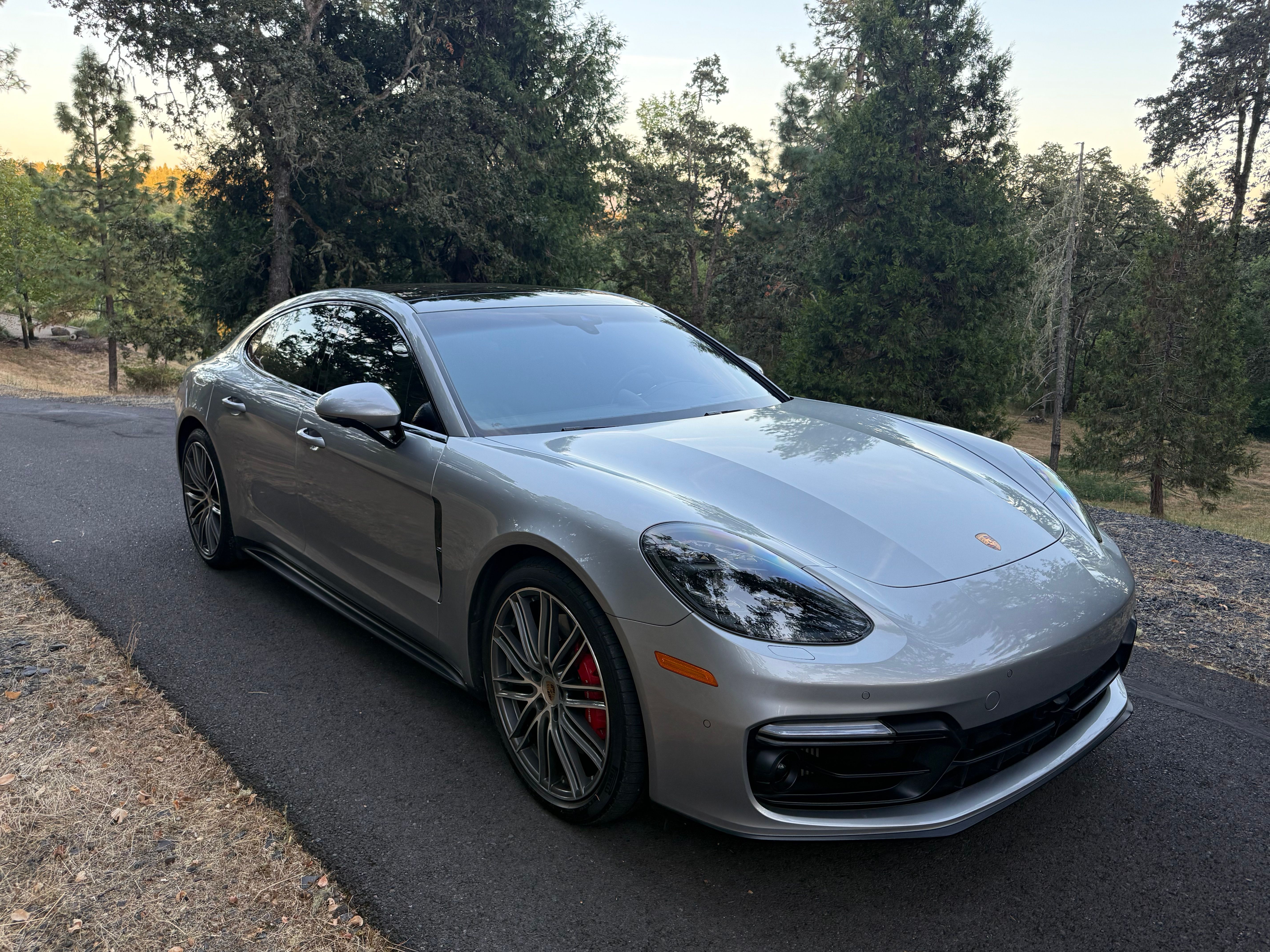 Used 2019 Porsche Panamera GTS AWD/4WD image 2