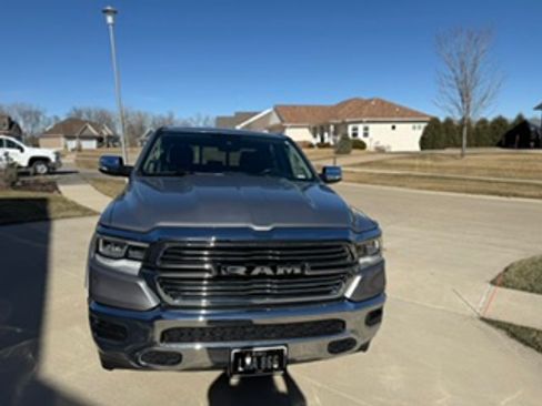 Used 2021 RAM 1500 Laramie AWD/4WD image 2