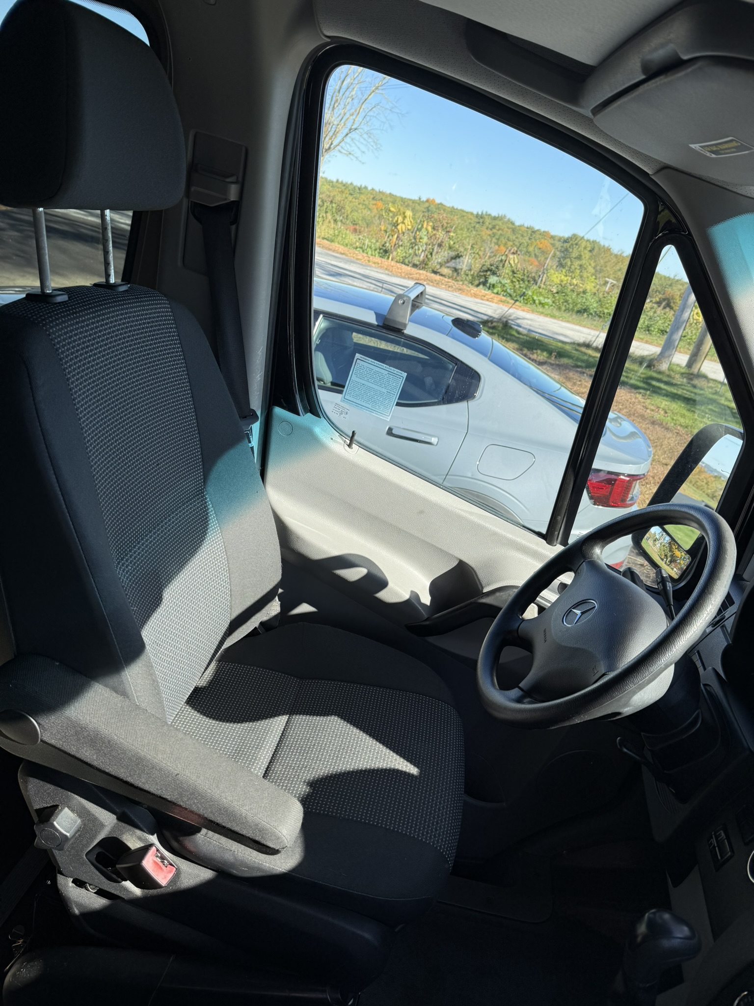 Used 2011 Mercedes-Benz Sprinter 2500 image 11