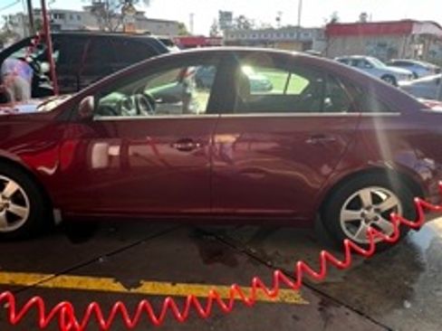 Used 2016 Chevrolet Cruze LT image 5