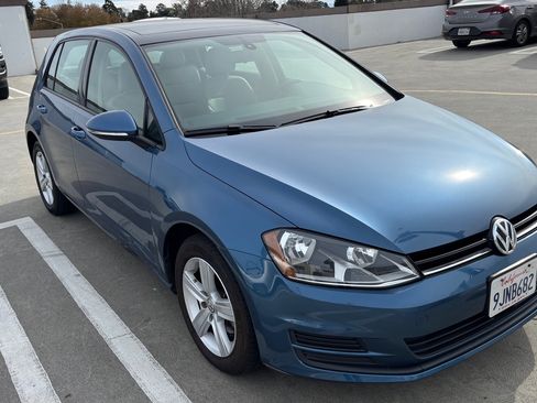 Used 2017 Volkswagen Golf Wolfsburg Edition image 2