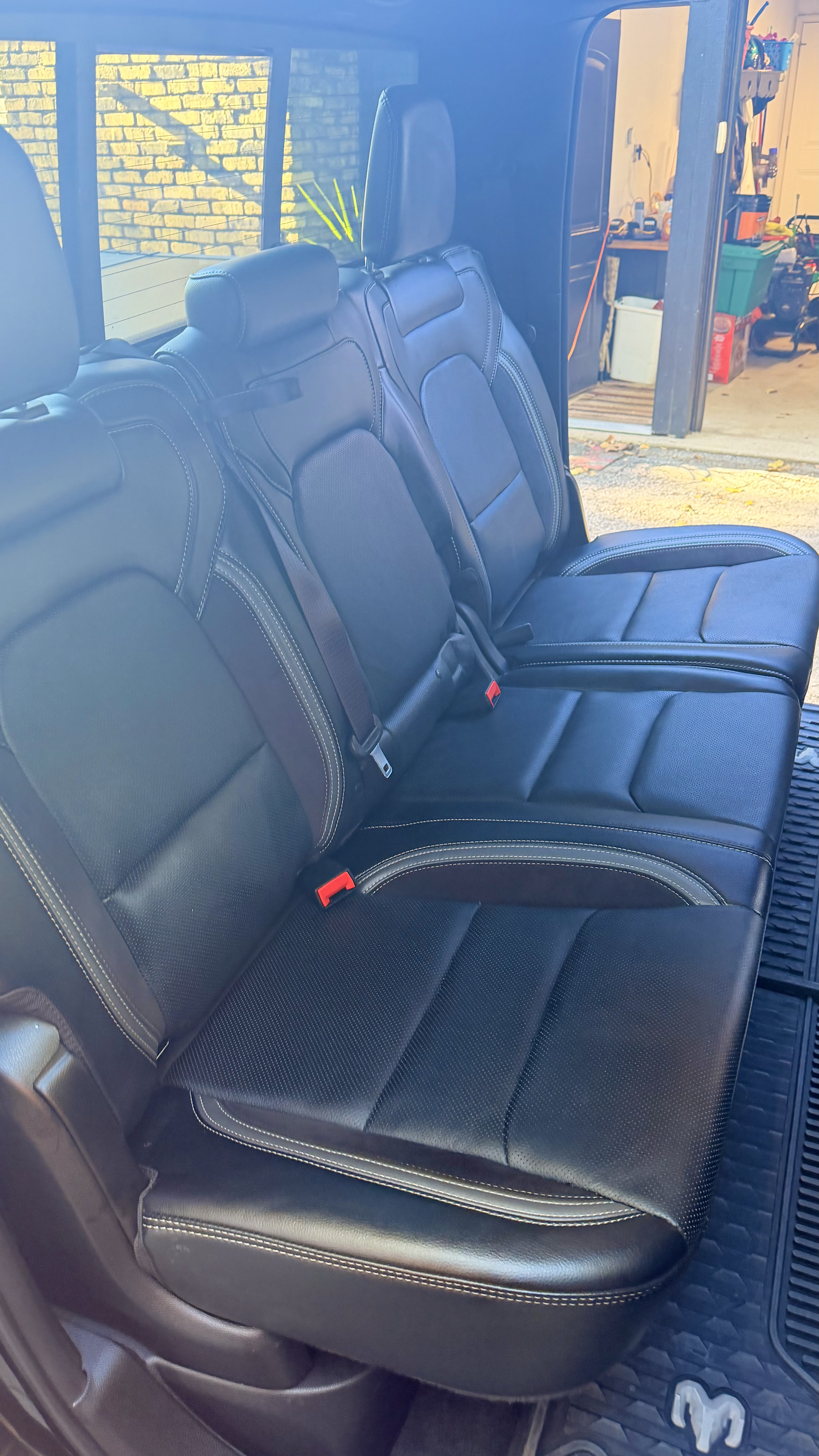 Used 2023 RAM 1500 Laramie AWD/4WD image 13