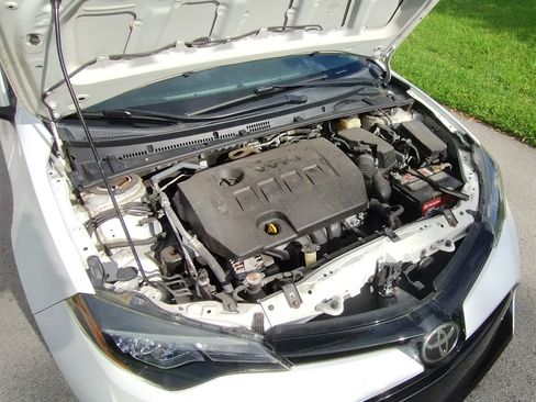 Used 2018 Toyota Corolla LE image 10