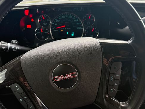 Used 2019 GMC Savana 2500 image 12