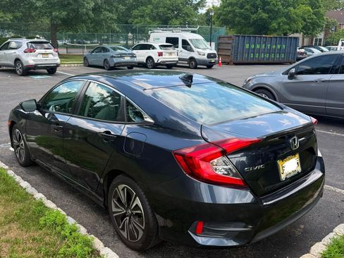 Used 2017 Honda Civic EX-T image 5