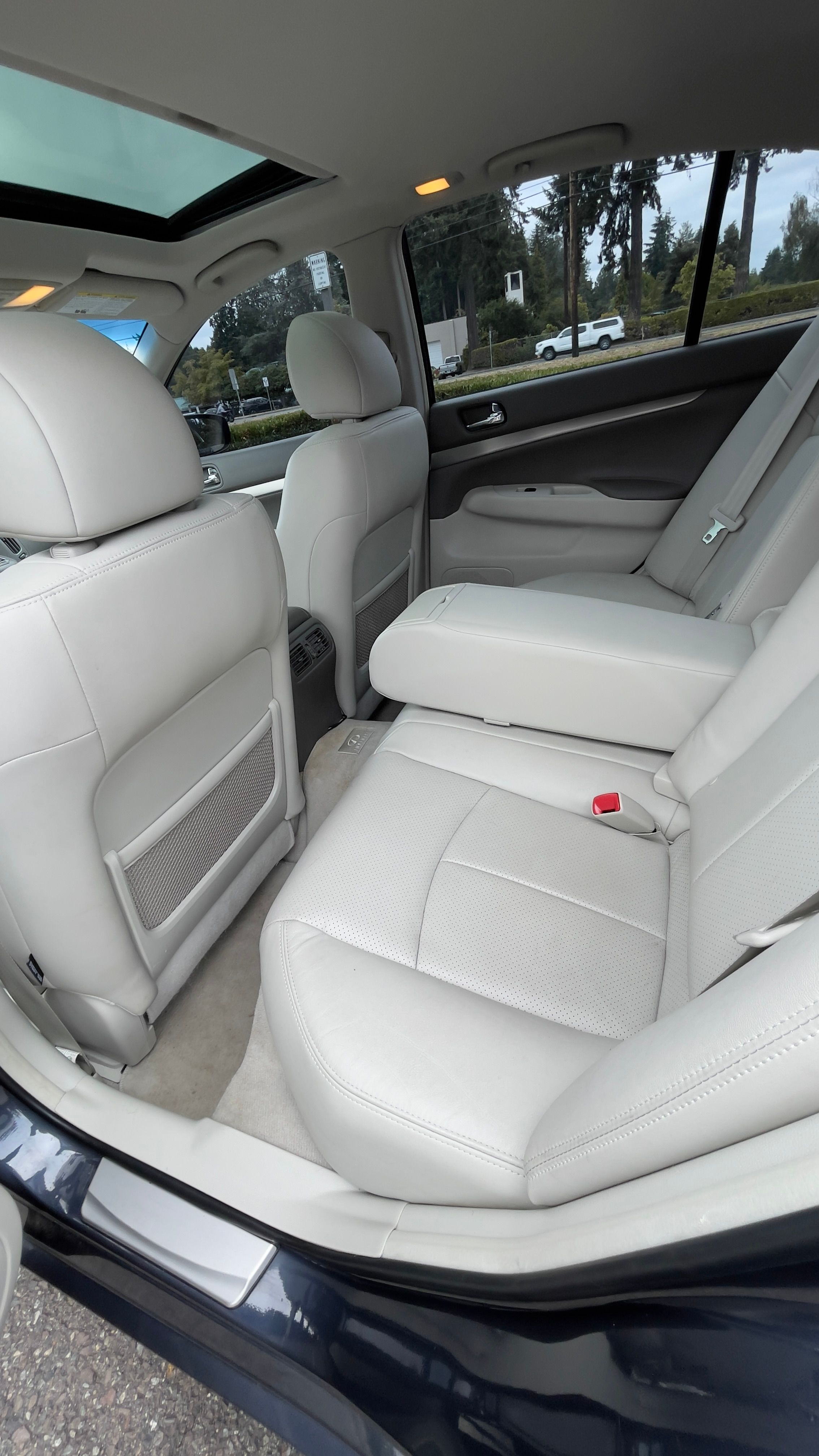 Used 2012 INFINITI G37 x Sedan w/ Premium Pkg AWD/4WD image 9