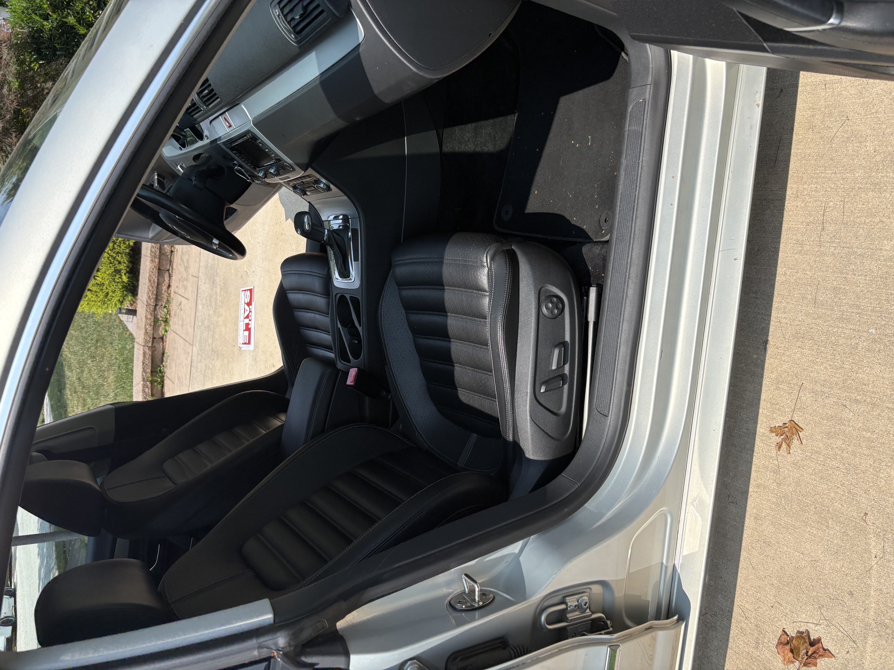 Used 2011 Volkswagen CC Lux Limited FWD image 9