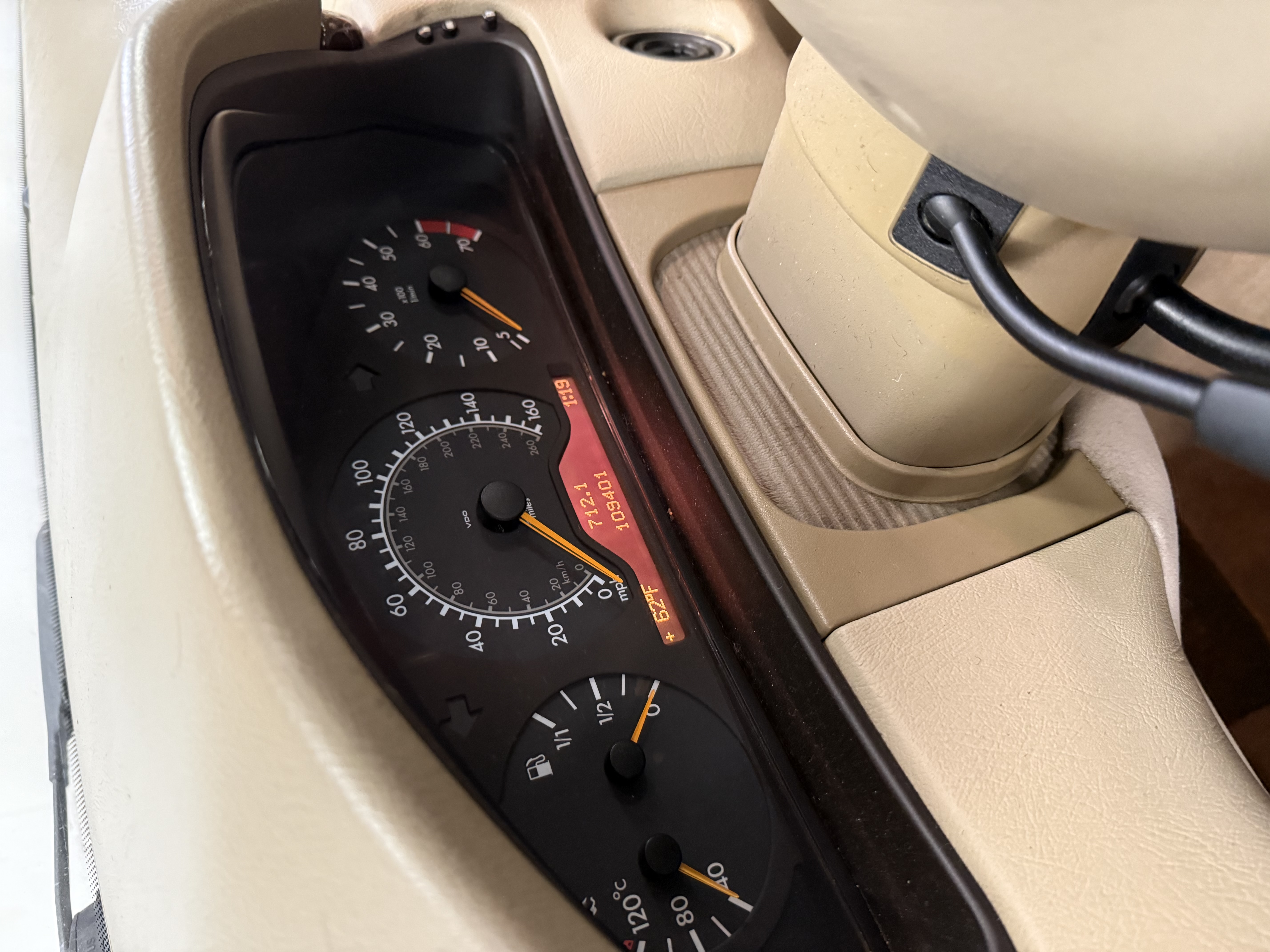 Used 1999 Mercedes-Benz E 320 Sedan image 1