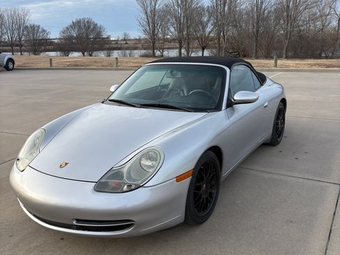 Used 2001 Porsche 911 Carrera image 2