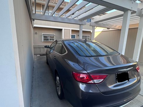 Used 2016 Chrysler 200 Limited Platinum image 5