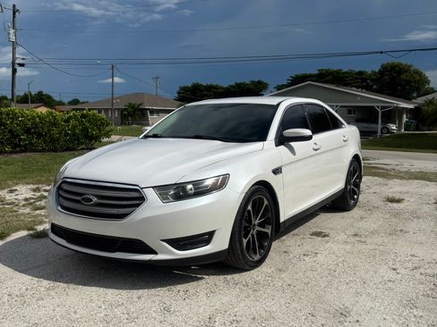 Used 2014 Ford Taurus SEL w/ Equipment Group 201A FWD image 1