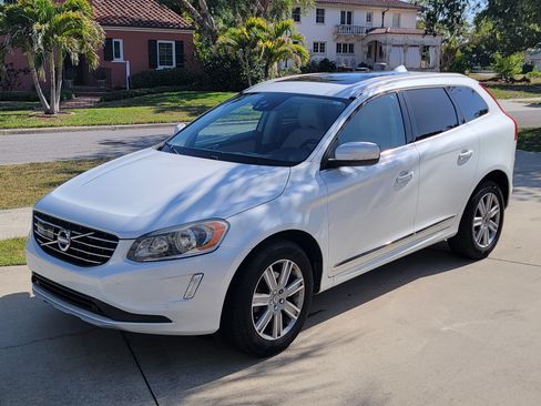 Used 2017 Volvo XC60 T5 Inscription w/ Advanced Package image 1