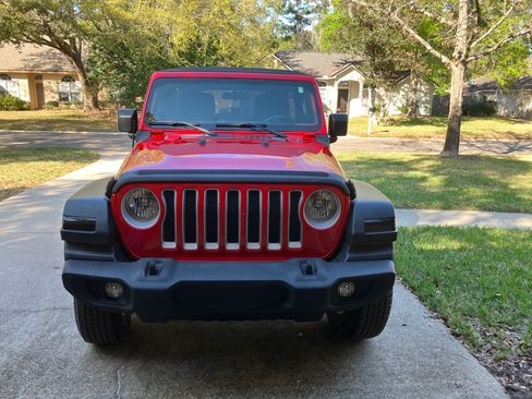 Used 2018 Jeep Wrangler Unlimited Sport S image 4