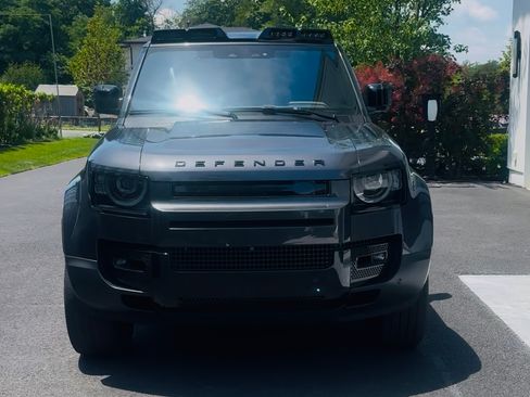 Used 2022 Land Rover Defender 110 S AWD/4WD image 4