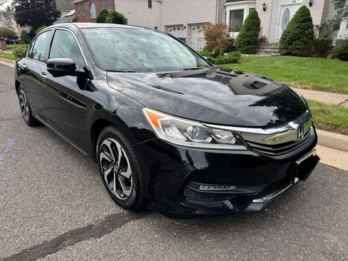 Used 2016 Honda Accord EX image 1