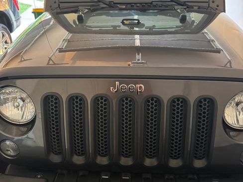Used 2018 Jeep Wrangler Sport AWD/4WD image 13