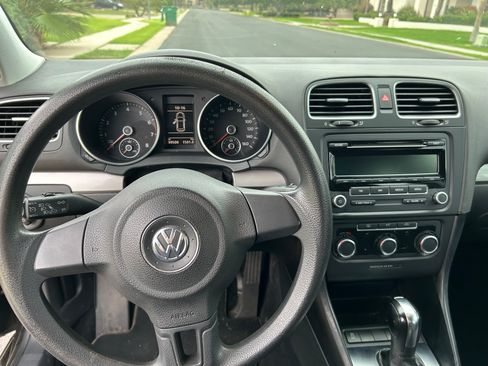 Used 2013 Volkswagen Golf 4-Door image 10