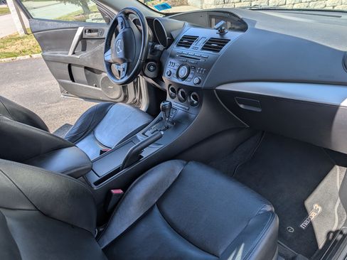 Used 2012 MAZDA MAZDA3 i Grand Touring w/ Tech Pkg image 11