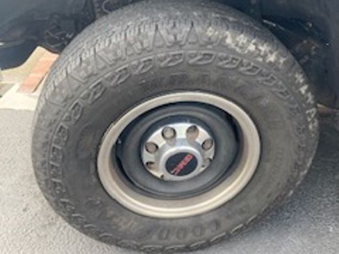 Used 1996 GMC Suburban 2500 image 17